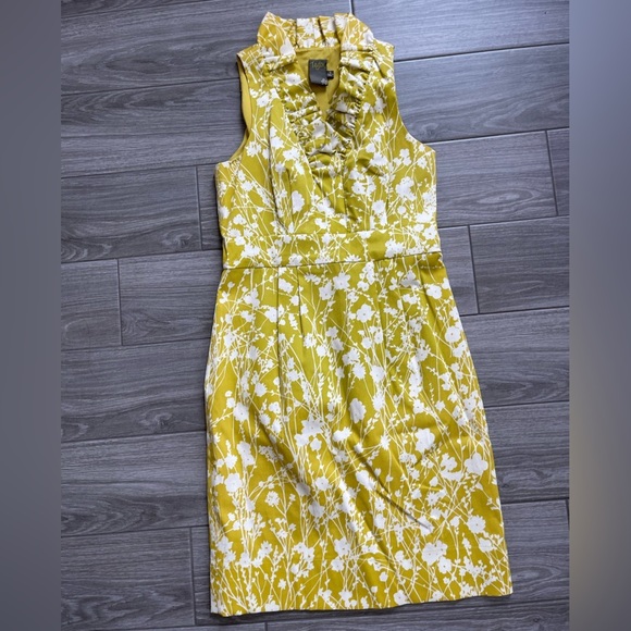 Taylor| Floral Dress in Bright Neon Tone, Size 4•••Perfect for Spring! - Picture 14 of 16